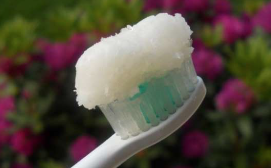 Coconut Oil Is Now Called a “Miracle” Dental Bacteria Killer